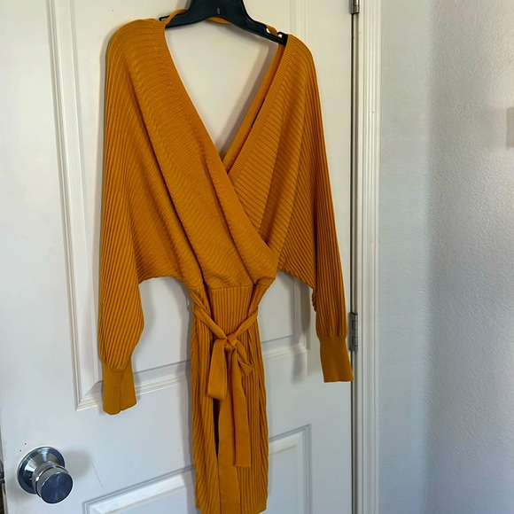 2bella Dresses & Skirts - Mustard yellow stretchy cinched waistline v neck ribbed knit sweater dress